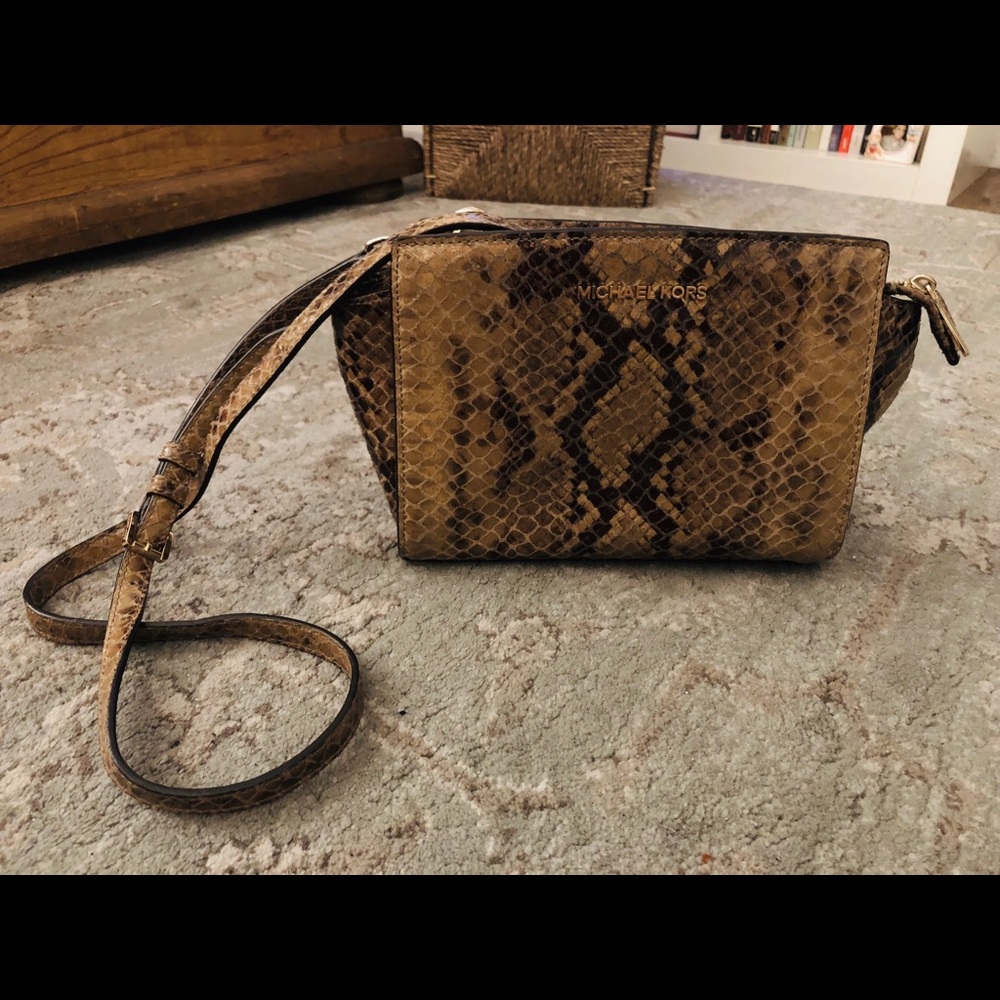 Michael Kors crossbody purse